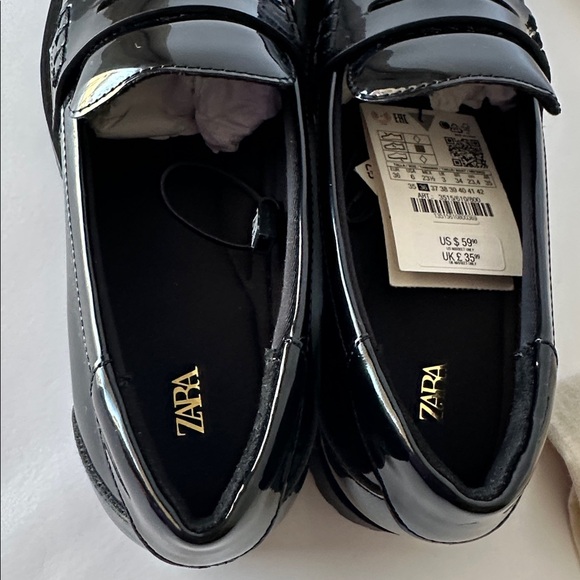 Zara Women’s Glossy Black Slip-On Loafers - Picture 7 of 15